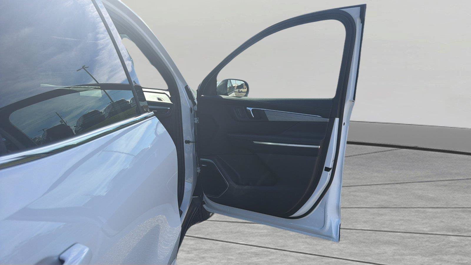 New 2026 Buick Enclave Preferred w/ LPO, Floor Liner Package AWD/4WD image 23