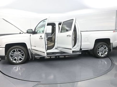 Used 2018 Chevrolet Silverado 1500 LTZ Z71 w/ LTZ Plus Package AWD/4WD image 42