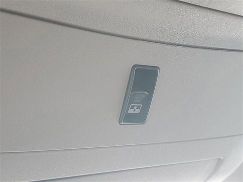 Used 2015 Nissan Titan S image 28