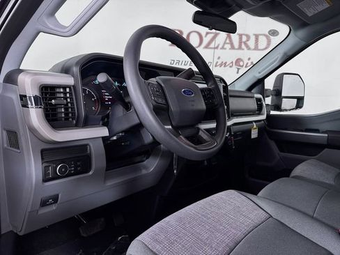 New 2026 Ford F250 XLT w/ FX4 Off-Road Package AWD/4WD image 11