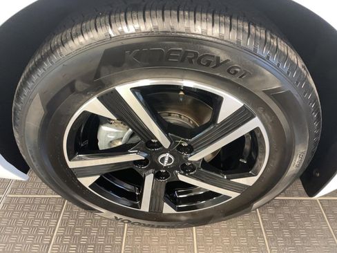 Used 2025 Nissan Sentra SV w/ All-Weather Package image 5