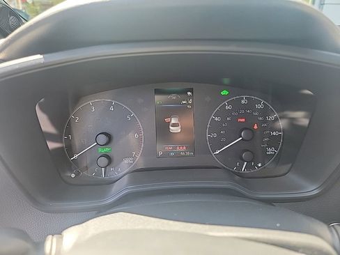 Used 2024 Toyota Corolla SE w/ Convenience Package image 3