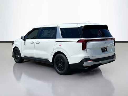 New 2026 Kia Carnival FWD image 5