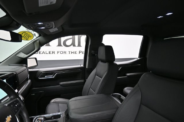 Used 2023 Chevrolet Silverado 1500 LTZ w/ LTZ Convenience Package II AWD/4WD image 18