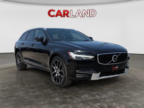 Used 2018 Volvo V90 T6 Cross Country w/ Convenience Package AWD/4WD image 8