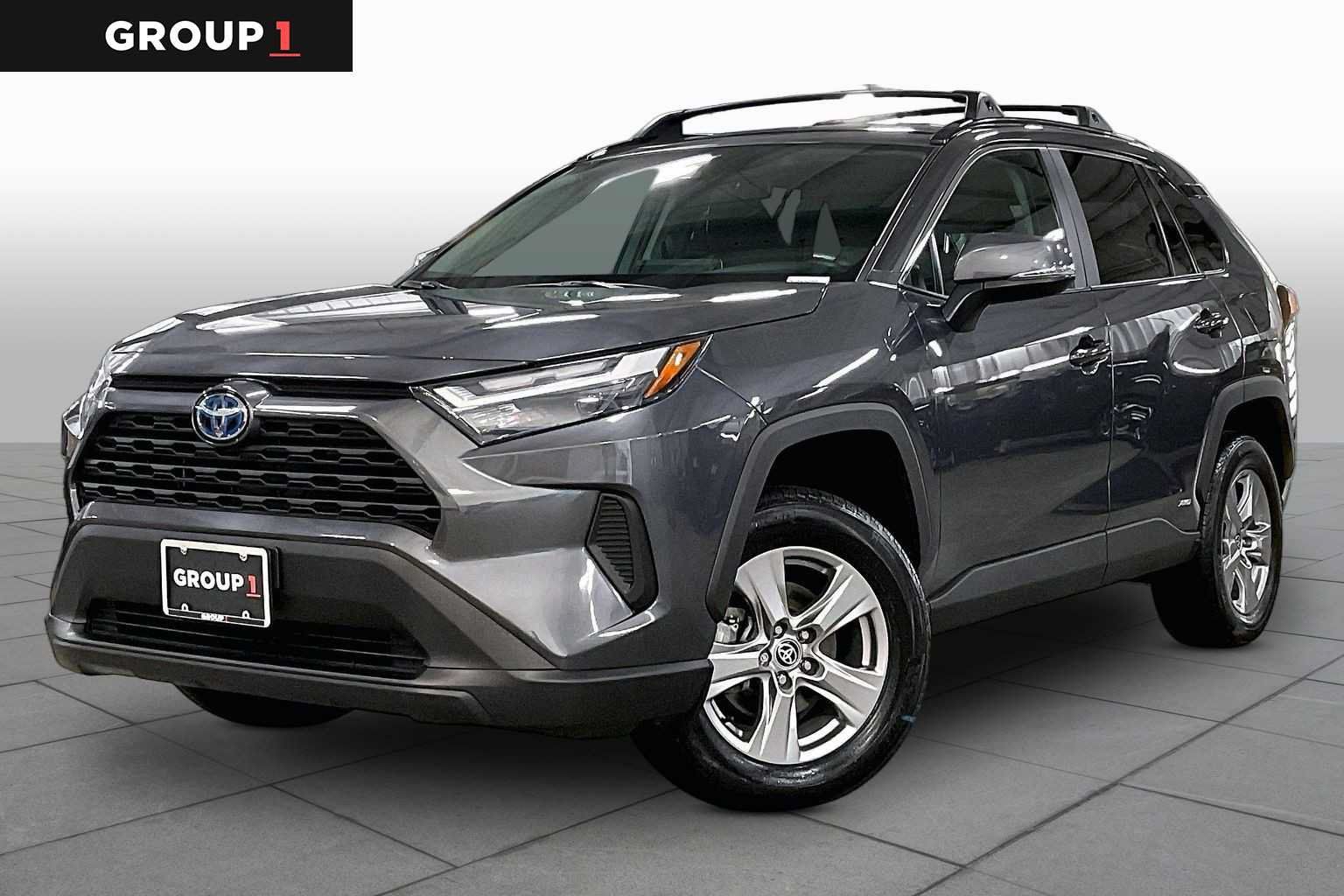 Used 2024 Toyota RAV4 XLE AWD/4WD image 1