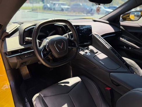 Used 2025 Chevrolet Corvette Stingray Preferred Cpe w/ Z51 Performance Package RWD image 17