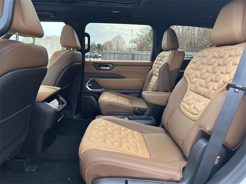 New 2025 Nissan Armada Platinum Reserve image 13