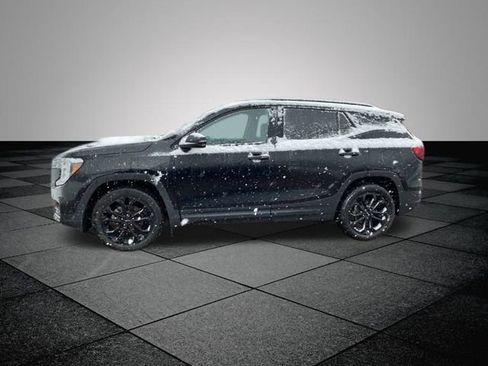 Used 2022 GMC Terrain SLT w/ Elevation Edition image 7