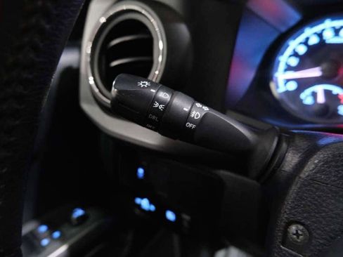 Used 2020 Toyota Tacoma TRD Sport image 36