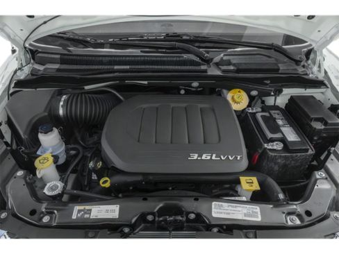 Used 2019 Dodge Grand Caravan SE w/ UConnect Hands-Free Group image 16