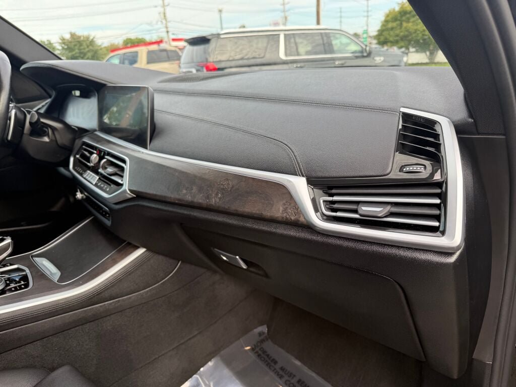 Used 2022 BMW X5 xDrive40i AWD/4WD image 30