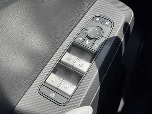 New 2025 Mitsubishi Outlander SE image 21