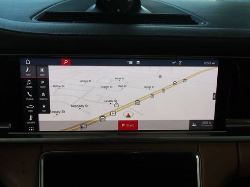 Used 2019 Porsche Panamera RWD image 25