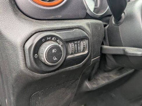 Used 2021 Jeep Gladiator Mojave w/ Dual Top Group image 16