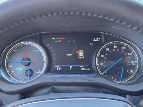Used 2023 Toyota Venza LE AWD/4WD image 22