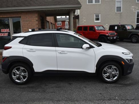 Used 2023 Hyundai Kona SEL AWD/4WD image 2