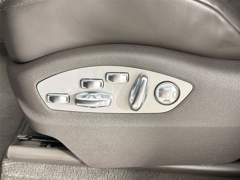 Certified 2023 Porsche Macan S AWD/4WD image 32
