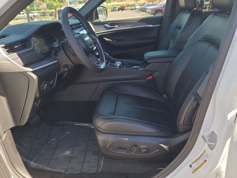 New 2025 Jeep Grand Cherokee Limited image 19