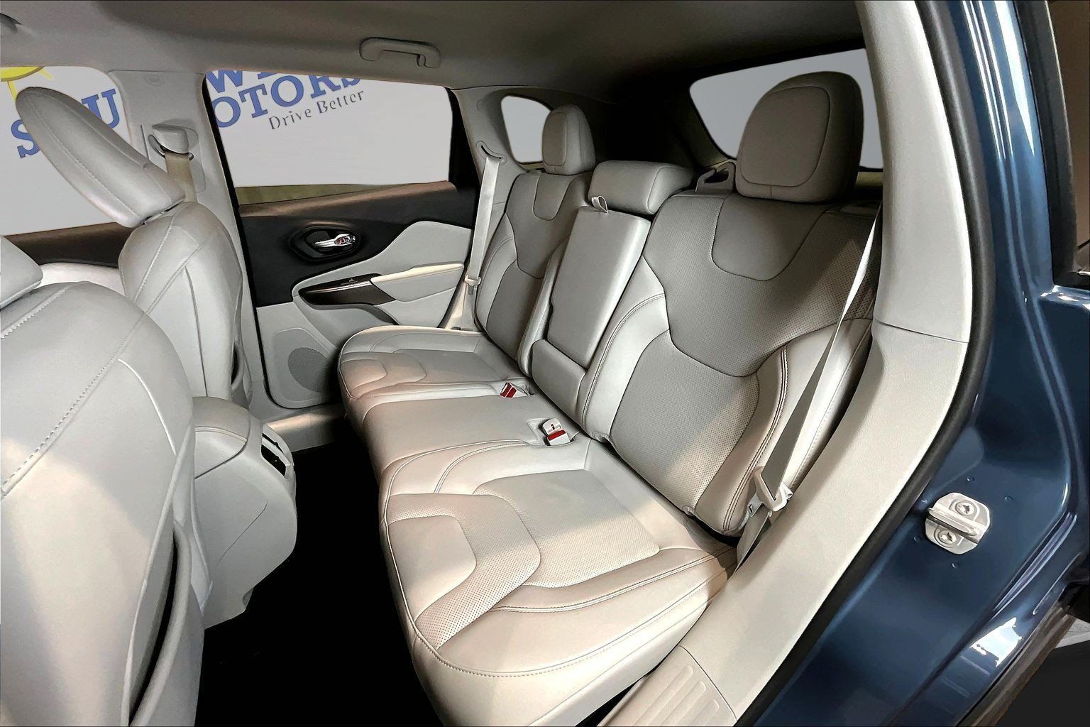 Used 2021 Jeep Cherokee Latitude Lux w/ Comfort/Convenience Group FWD image 22