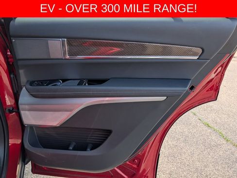 Used 2026 Cadillac Vistiq Sport w/ LPO, Floor Liner Package AWD/4WD image 20