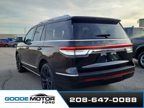 Used 2023 Lincoln Navigator Reserve image 4