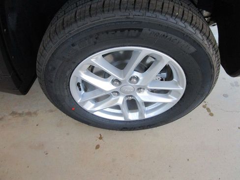 New 2026 Jeep Grand Cherokee Laredo X image 9