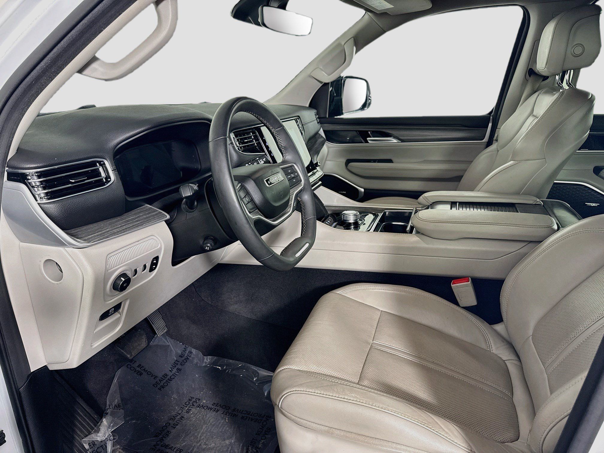 Used 2024 Jeep Wagoneer L Series II w/ Flexible Seating Group RWD image 23