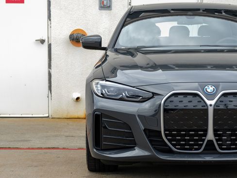 Used 2022 BMW i4 eDrive40 w/ M Sport Package RWD image 44