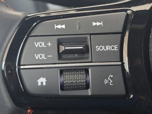 Certified 2025 Honda Pilot Sport image 7