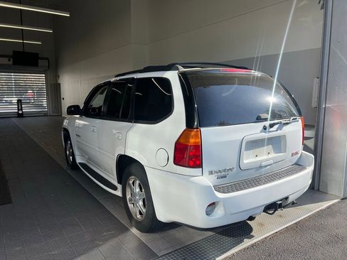 Used 2005 GMC Envoy Denali image 7