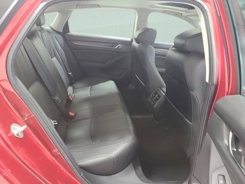 Used 2019 Honda Accord Touring image 18
