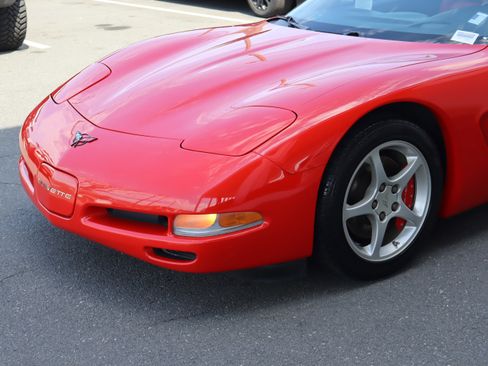 Used 2002 Chevrolet Corvette Convertible w/ Preferred Equipment Group2 image 6
