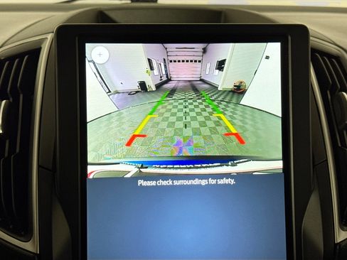 Used 2023 Ford Edge SE image 25