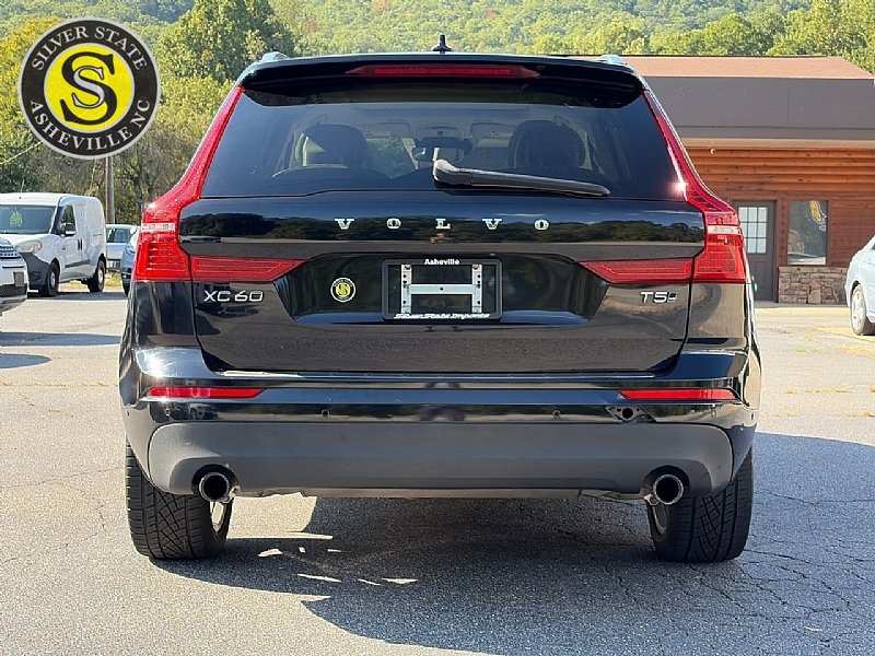 Used 2018 Volvo XC60 T5 Momentum w/ Vision Package AWD/4WD image 5
