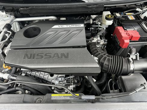 Used 2024 Nissan Rogue SV w/ SV Premium Package image 9