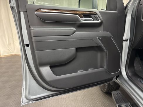 New 2026 GMC Sierra 2500 SLE w/ SLE Value Package; image 23