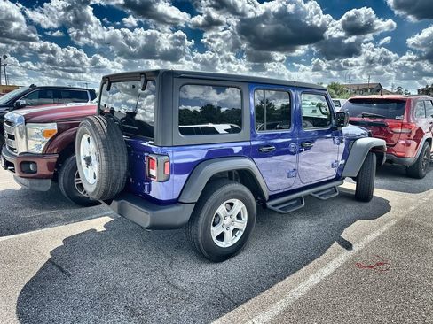 Used 2020 Jeep Wrangler Unlimited Sport S image 3
