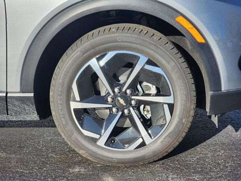 New 2026 Chevrolet Equinox EV LT image 6