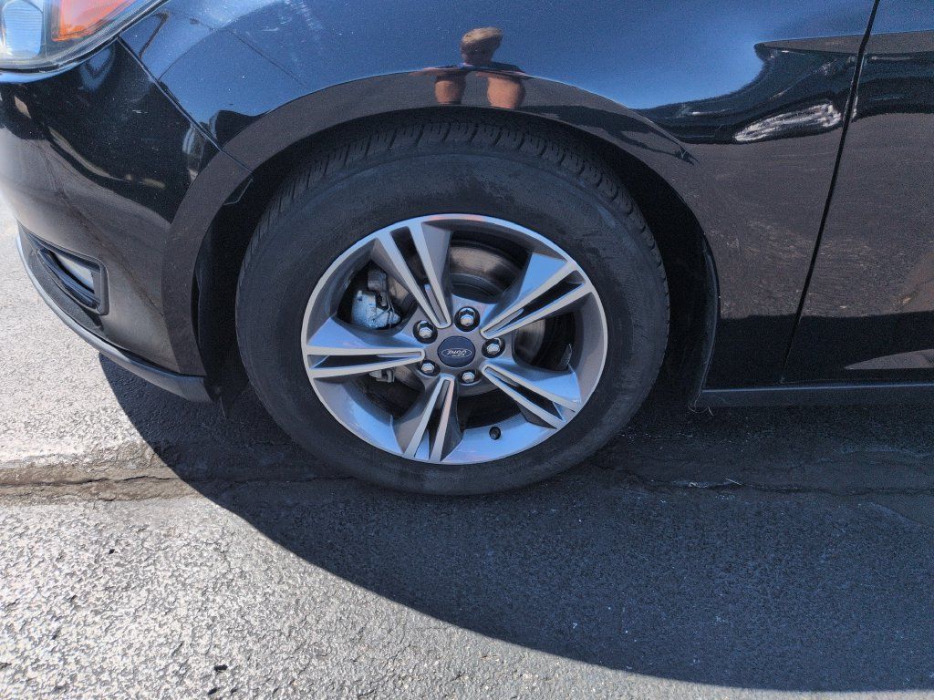 Used 2018 Ford Focus SE w/ SE Appearance Package FWD image 27