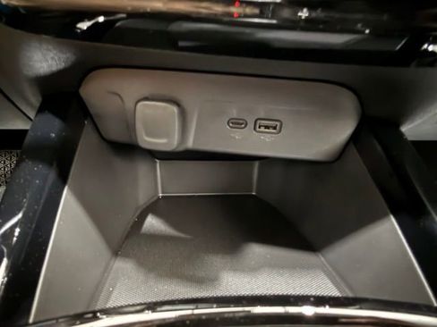 New 2026 Chevrolet Trax LT w/ LT Convenience Package FWD image 35