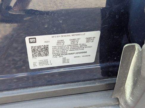 Used 2023 Chevrolet Traverse LT image 16