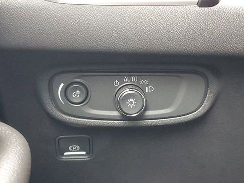 Certified 2024 GMC Terrain SLE w/ Driver Convenience Package FWD image 18