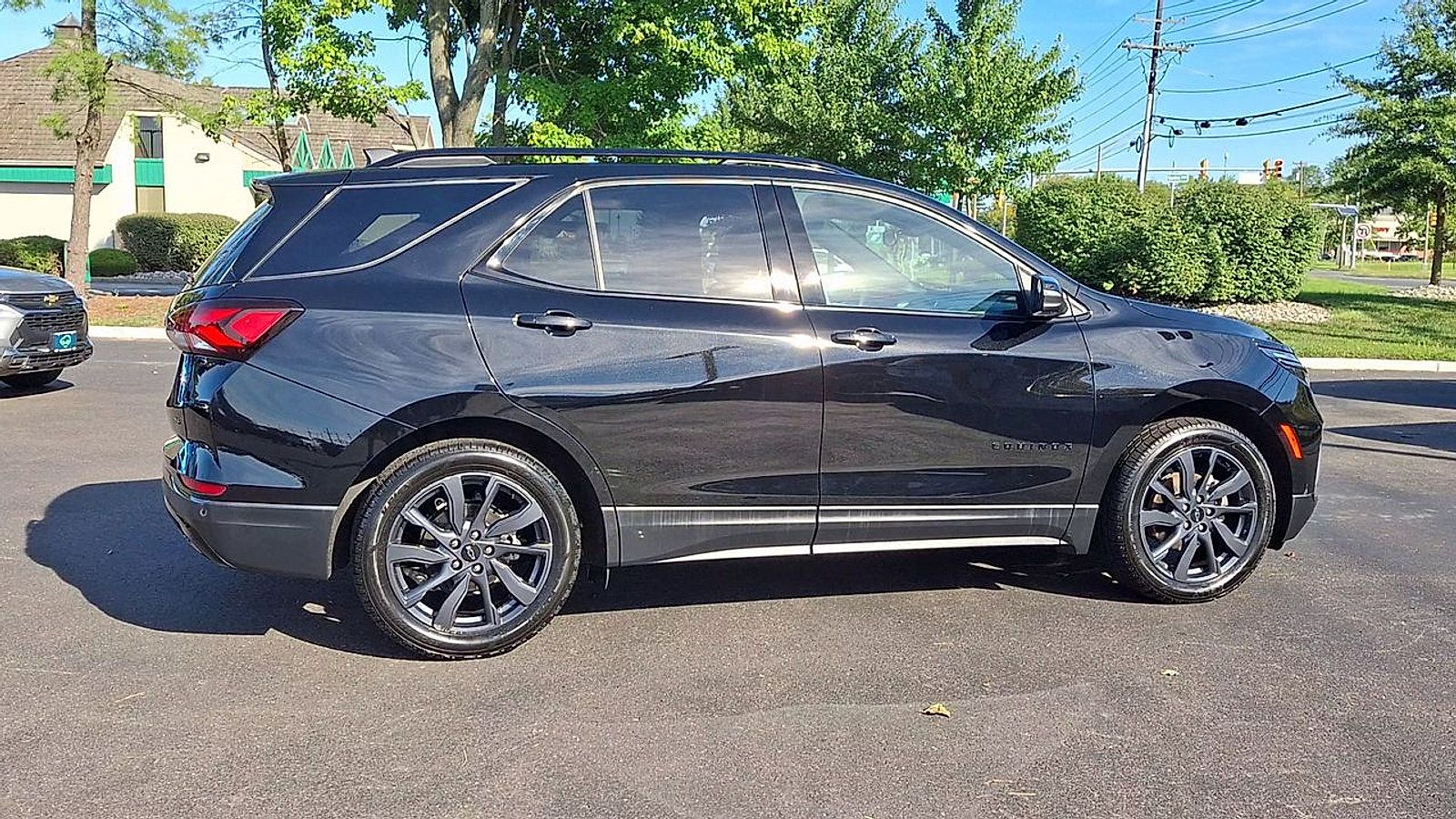 Certified 2023 Chevrolet Equinox RS w/ RS Leather Package FWD image 3