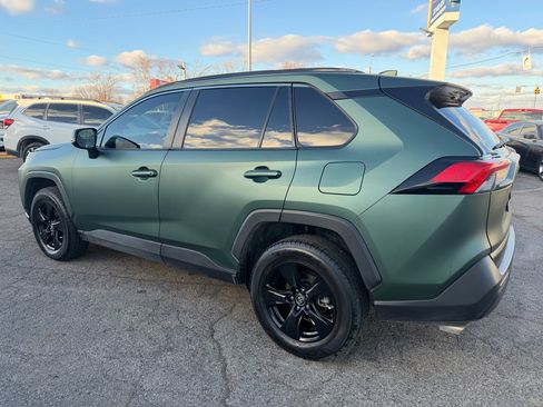 Used 2019 Toyota RAV4 XLE image 4