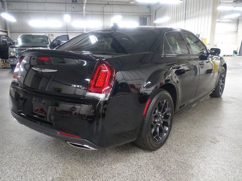 Used 2019 Chrysler 300 S w/ S Model Appearance Package image 7