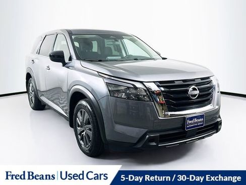 Certified 2024 Nissan Pathfinder S image 1