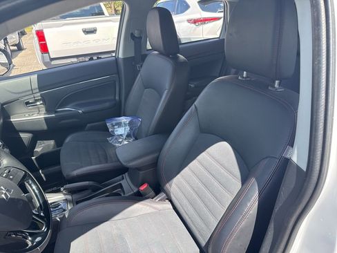 Used 2025 Mitsubishi Outlander Sport SE AWD/4WD image 10