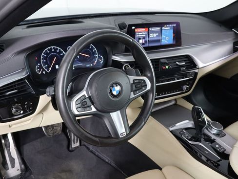 Used 2019 BMW M550i xDrive image 27