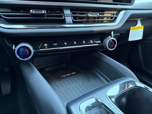 New 2026 Chevrolet Equinox EV RS image 28